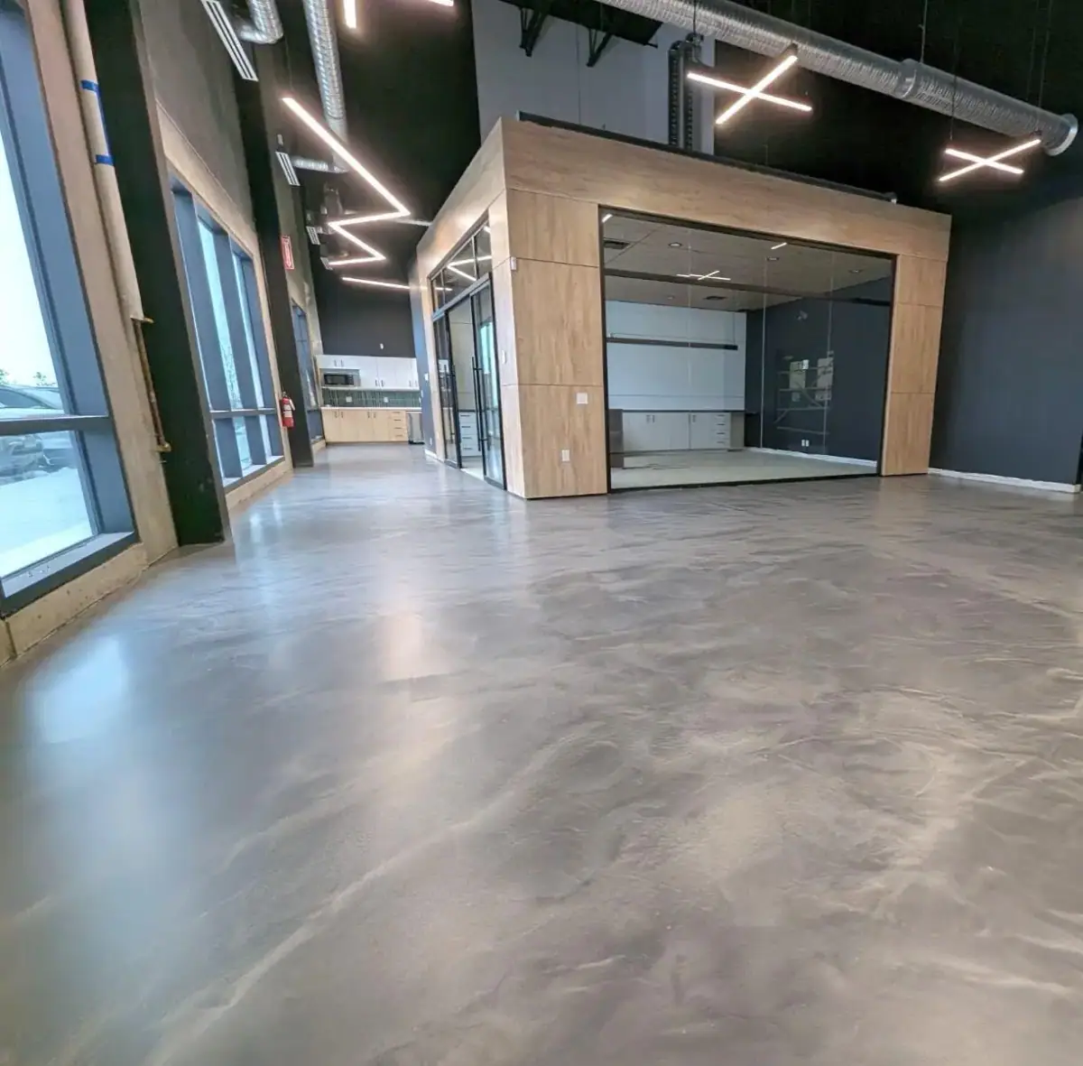 Solid color epoxy floor
