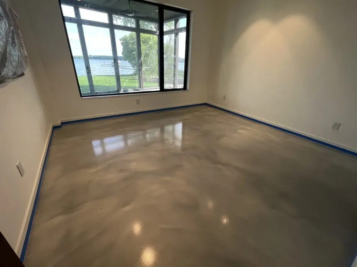 Metallic epoxy floor in a finished room